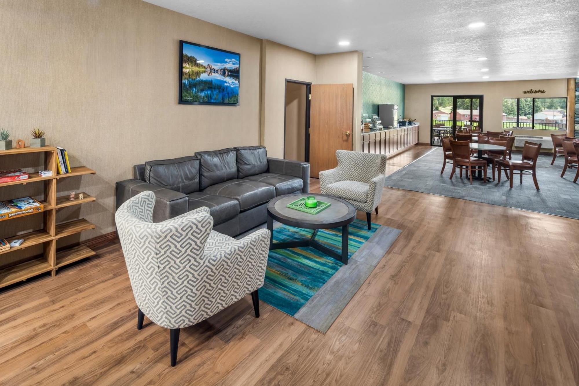 Everspring Inn & Suites Хил Сити Екстериор снимка