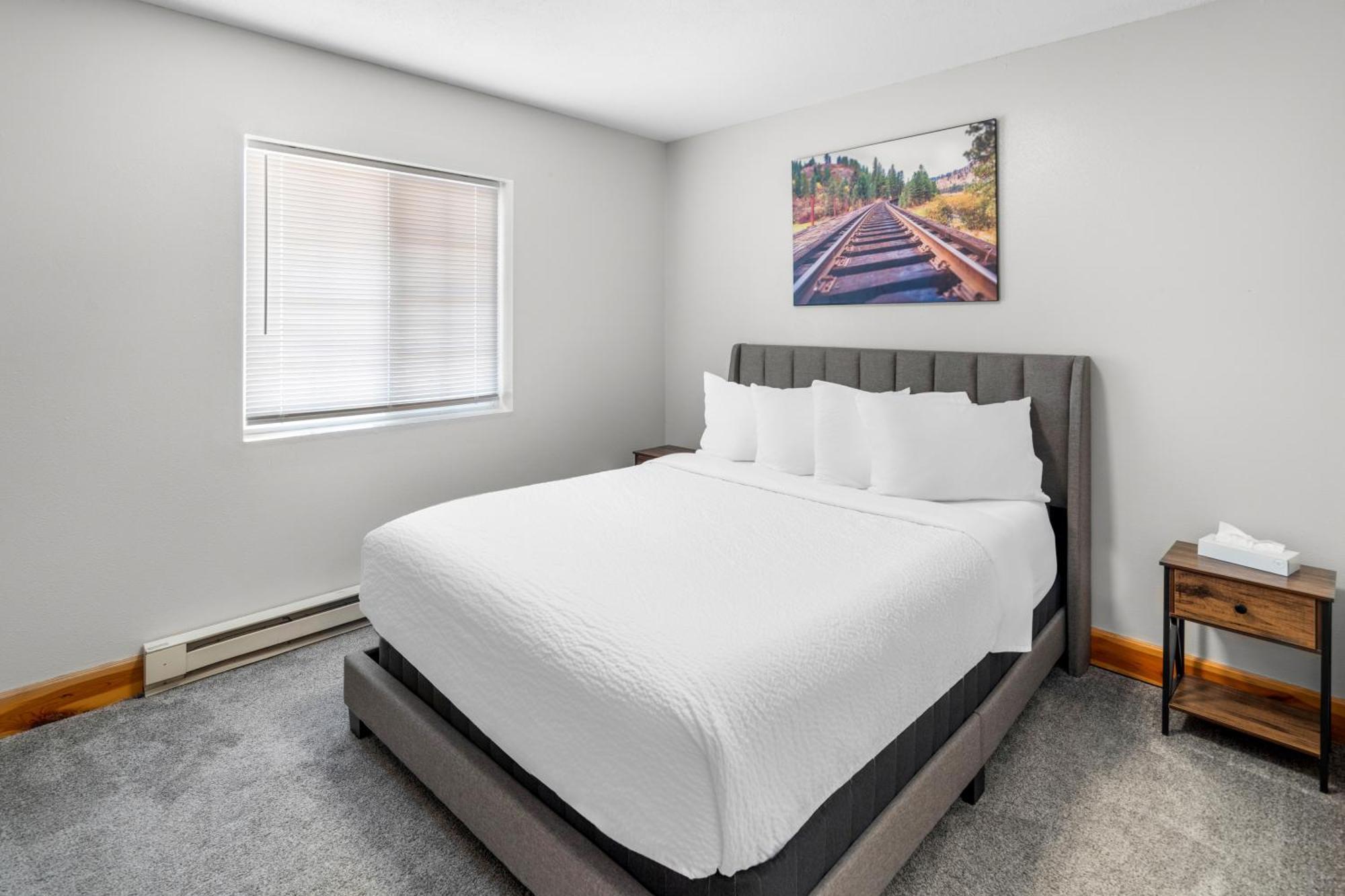 Everspring Inn & Suites Хил Сити Екстериор снимка