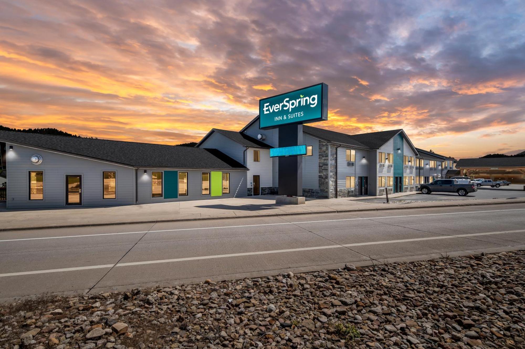 Everspring Inn & Suites Хил Сити Екстериор снимка