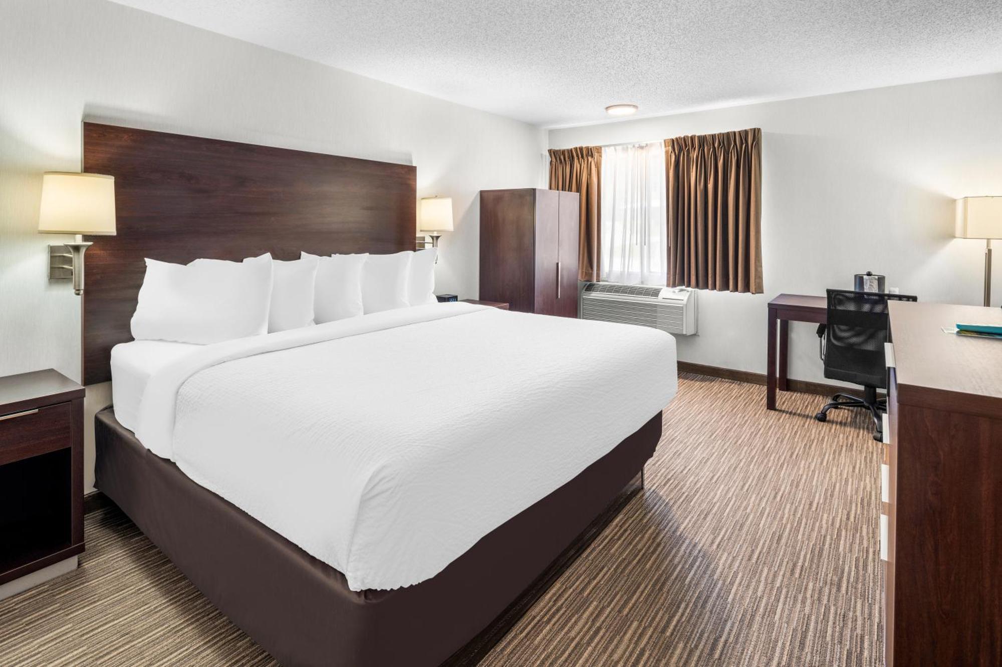 Everspring Inn & Suites Хил Сити Екстериор снимка
