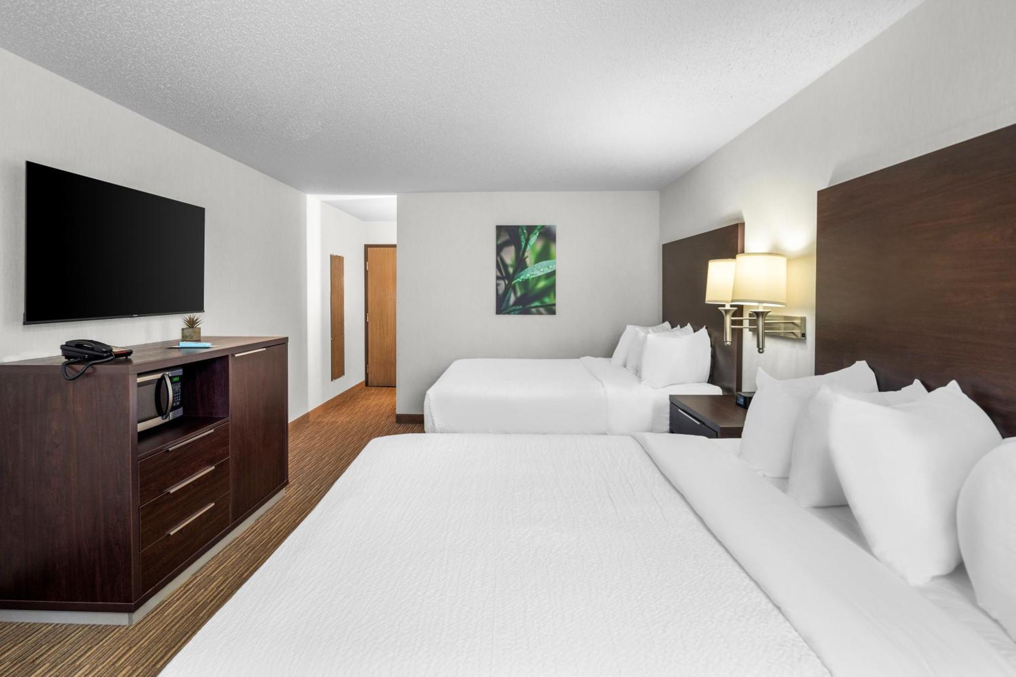 Everspring Inn & Suites Хил Сити Екстериор снимка