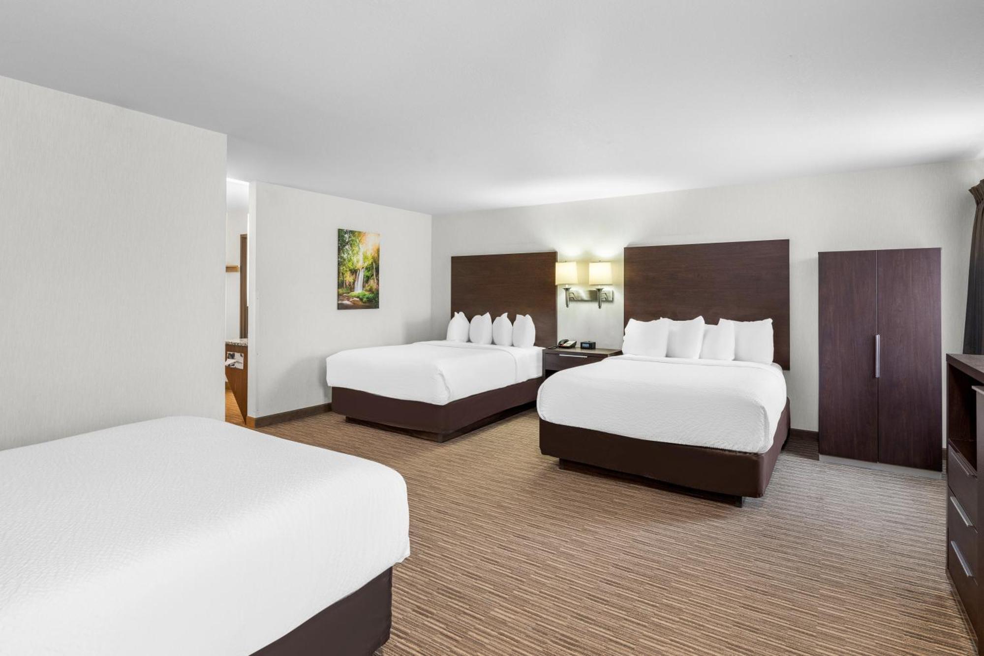 Everspring Inn & Suites Хил Сити Екстериор снимка